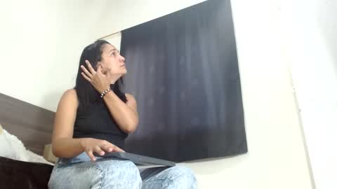 Snapshot of milahot23 chatting on January 13, 10:14 am mila online show from January 13, 10:14 am