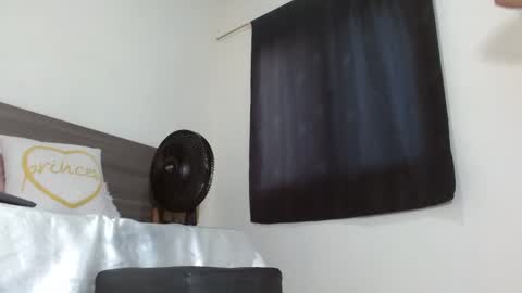 Snapshot of milahot23 chatting on February 9, 3:11 am mila online show from February 9, 3:11 am