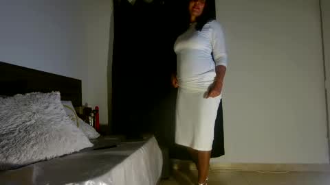 Snapshot of milahot23 chatting on September 16, 3:07 am mila online show from September 16, 3:07 am