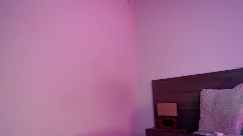 Snapshot of milahot23 chatting on November 8, 8:18 pm mila online show from November 8, 8:18 pm