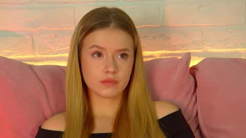 MilanaBalmain online show from October 22, 4:18 pm