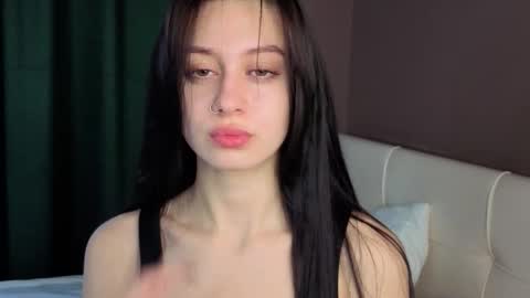 Snapshot of milanaluxe chatting on November 27, 5:42 am Milana online show from November 27, 5:42 am