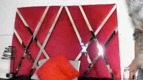 milanx2 online show from December 30, 9:40 pm