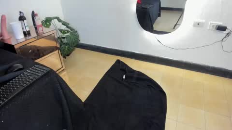 milanx2 online show from February 13, 9:38 pm