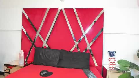 milanx2 online show from November 3, 8:32 pm