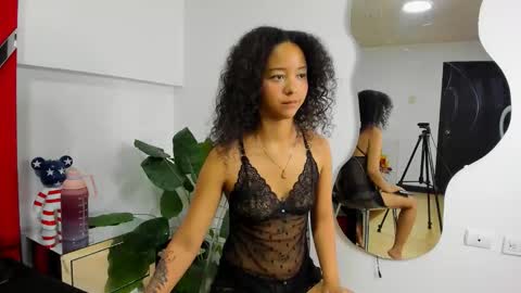 milanx2 online show from November 10, 8:52 pm