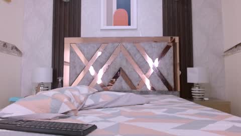 Snapshot of milanzaire chatting on December 24, 11:00 pm milanzaire online show from December 24, 11:00 pm