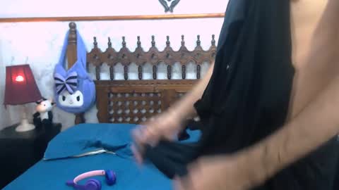 Snapshot of milanzaire chatting on March 2, 2:19 am milanzaire online show from March 2, 2:19 am