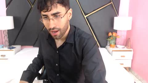 Snapshot of milanzaire chatting on October 12, 12:31 am milanzaire online show from October 12, 12:31 am