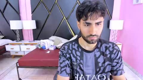 Snapshot of milanzaire chatting on November 17, 9:20 pm milanzaire online show from November 17, 9:20 pm