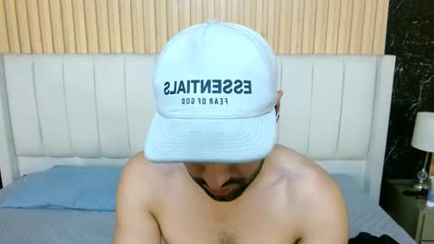 Snapshot of milanzaire chatting on December 14, 4:01 pm milanzaire online show from December 14, 4:01 pm