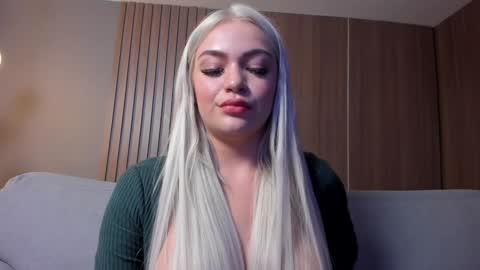 Sexy Mila  online show from December 23, 3:01 pm