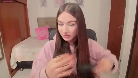 Snapshot of miley_baker chatting on October 27, 4:22 pm Miley online show from October 27, 4:22 pm