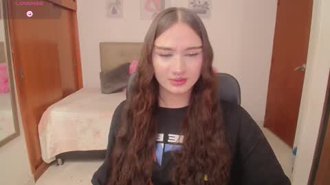 Snapshot of miley_baker chatting on November 19, 2:28 pm Miley online show from November 19, 2:28 pm