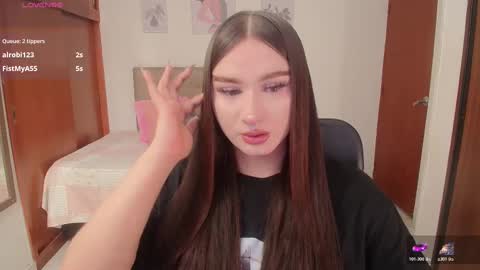 Snapshot of miley_baker chatting on November 24, 4:18 pm Miley online show from November 24, 4:18 pm