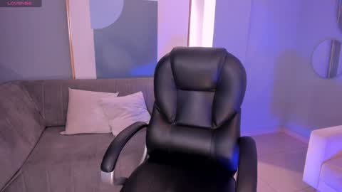 Snapshot of mileycruz_ chatting on December 31, 4:06 am Miley Cruz IG miley model23 online show from December 31, 4:06 am