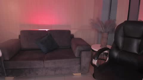 Snapshot of mileycruz_ chatting on February 15, 9:38 am Miley Cruz IG miley model23 online show from February 15, 9:38 am