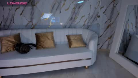 Snapshot of mileycruz_ chatting on February 17, 5:04 am Miley Cruz IG miley model23 online show from February 17, 5:04 am