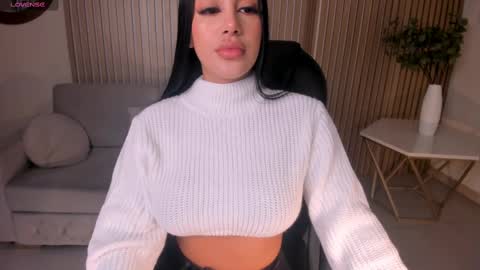 Snapshot of mileycruz_ chatting on February 18, 3:10 am Miley Cruz IG miley model23 online show from February 18, 3:10 am