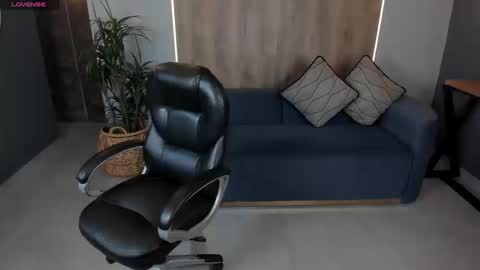 Snapshot of mileycruz_ chatting on September 8, 8:30 pm Miley Cruz IG miley model23 online show from September 8, 8:30 pm