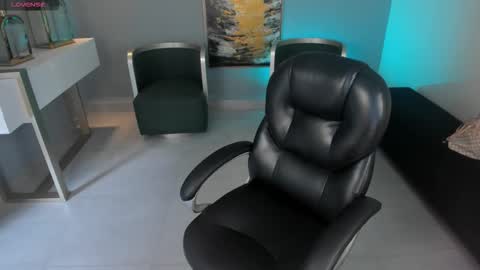 Snapshot of mileycruz_ chatting on September 15, 7:47 pm Miley Cruz IG miley model23 online show from September 15, 7:47 pm