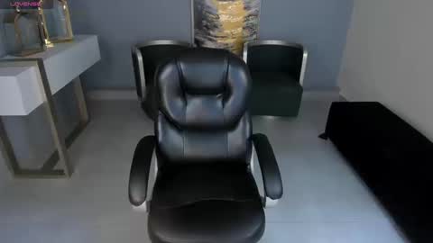 Snapshot of mileycruz_ chatting on September 19, 9:26 pm Miley Cruz IG miley model23 online show from September 19, 9:26 pm