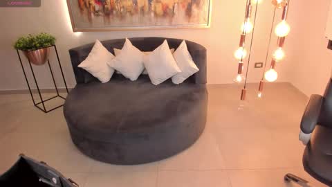 Snapshot of mileycruz_ chatting on October 24, 11:23 pm Miley Cruz IG miley model23 online show from October 24, 11:23 pm