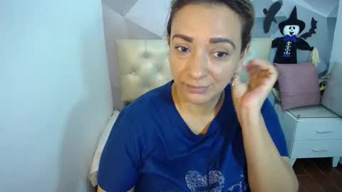 milf_hugeboobs online show from November 1, 11:01 am