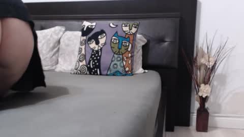 milfa online show from October 5, 4:00 am