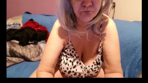 Milfchantal online show from January 25, 2:58 am