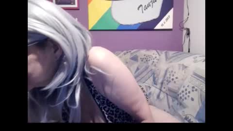 Milfchantal online show from February 25, 7:52 am