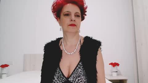 Milfsupreme online show from December 7, 12:13 pm