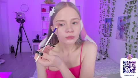 Snapshot of miliameow chatting on December 19, 10:32 pm Milia online show from December 19, 10:32 pm