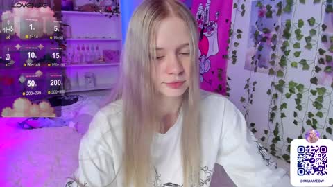 Snapshot of miliameow chatting on January 29, 9:39 pm Milia online show from January 29, 9:39 pm