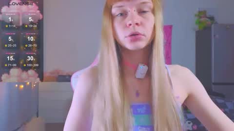 Snapshot of miliameow chatting on November 7, 7:36 pm Milia online show from November 7, 7:36 pm