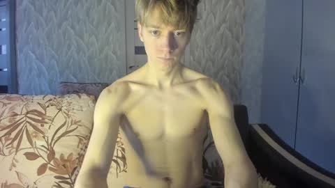 Snapshot of milkiwy chatting on January 18, 4:59 am Isaac online show from January 18, 4:59 am