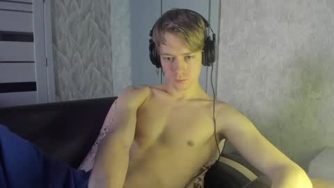 Snapshot of milkiwy chatting on January 30, 5:41 am Isaac online show from January 30, 5:41 am