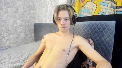 Snapshot of milkiwy chatting on September 25, 7:12 am Isaac online show from September 25, 7:12 am