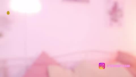 milky_0 online show from September 13, 11:15 pm