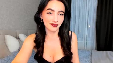 milla moore online show from October 5, 5:00 pm