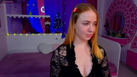 Snapshot of millana_hot chatting on December 17, 9:54 pm Milana online show from December 17, 9:54 pm