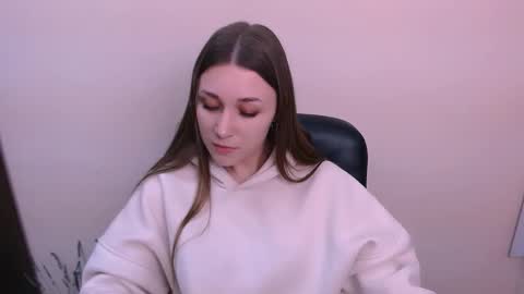 Snapshot of millasamsd chatting on November 28, 1:14 pm Milla online show from November 28, 1:14 pm