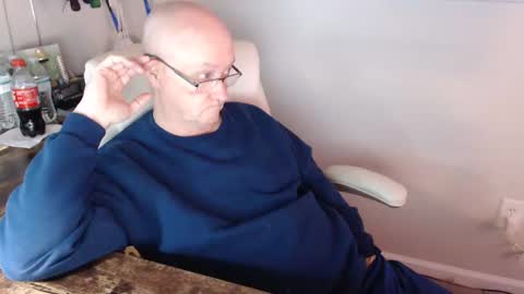 Snapshot of millenium0129 chatting on February 3, 1:30 am millenium0129 online show from February 3, 1:30 am