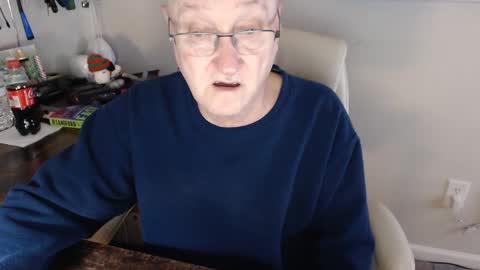 Snapshot of millenium0129 chatting on February 15, 12:37 am millenium0129 online show from February 15, 12:37 am