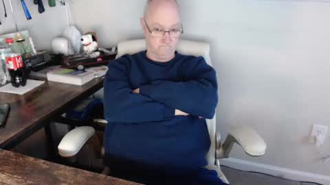 Snapshot of millenium0129 chatting on February 18, 11:41 pm millenium0129 online show from February 18, 11:41 pm