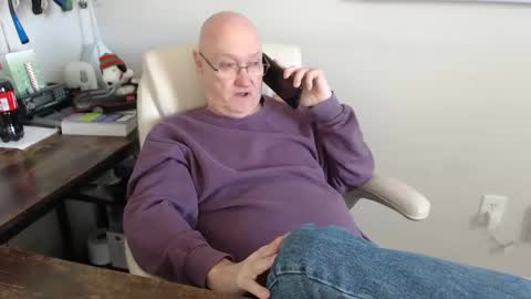 Snapshot of millenium0129 chatting on February 28, 5:26 pm millenium0129 online show from February 28, 5:26 pm