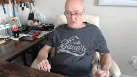 Snapshot of millenium0129 chatting on September 12, 7:03 pm millenium0129 online show from September 12, 7:03 pm