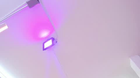 miller_vanessa_ online show from March 7, 11:27 pm