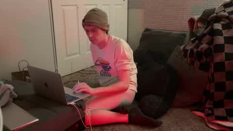 Snapshot of millerjdm chatting on February 4, 1:59 pm SlimnHungOH online show from February 4, 1:59 pm