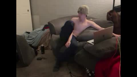 Snapshot of millerjdm chatting on February 17, 12:32 am SlimnHungOH online show from February 17, 12:32 am